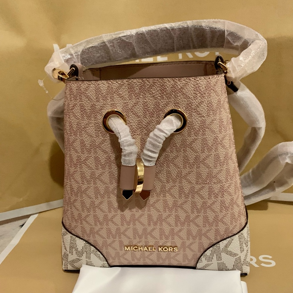 MK RETAIL MERCER GALLERY XS CONVERTIBLE BUCKET CROSSBODY BAG
